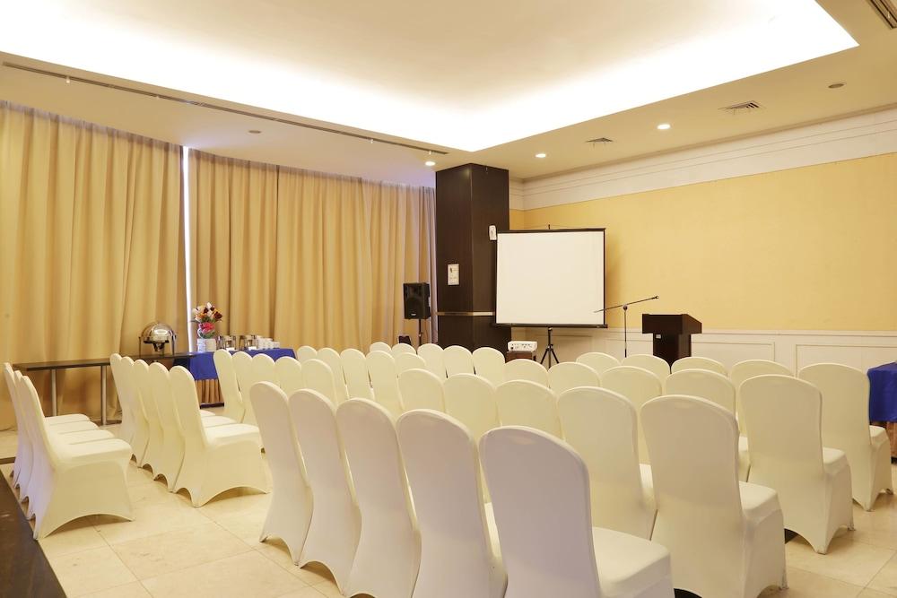 Aston Jayapura Hotel And Convention Center Exterior photo