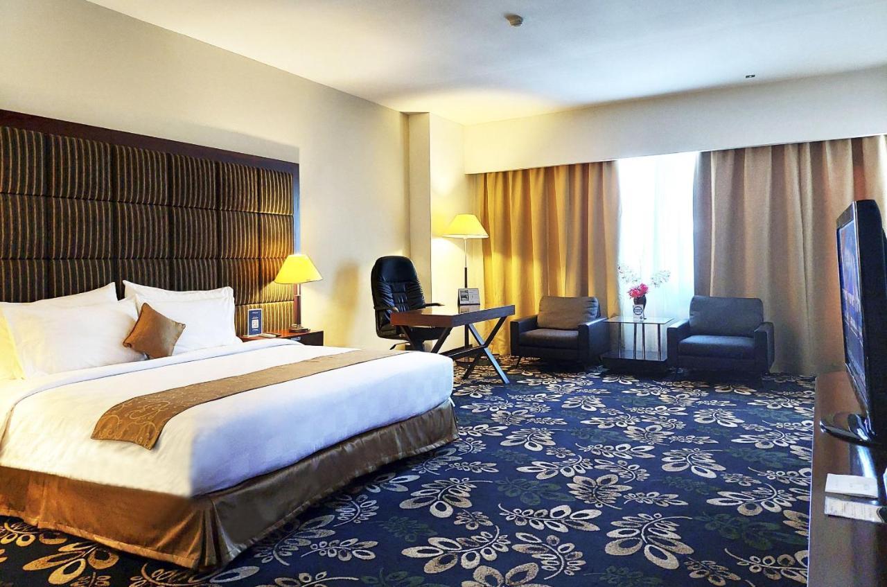 Aston Jayapura Hotel And Convention Center Exterior photo